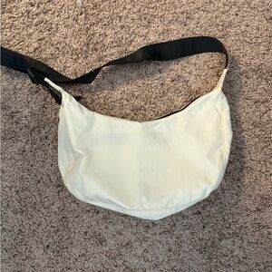 BAGGU Medium Nylon Crescent Bag